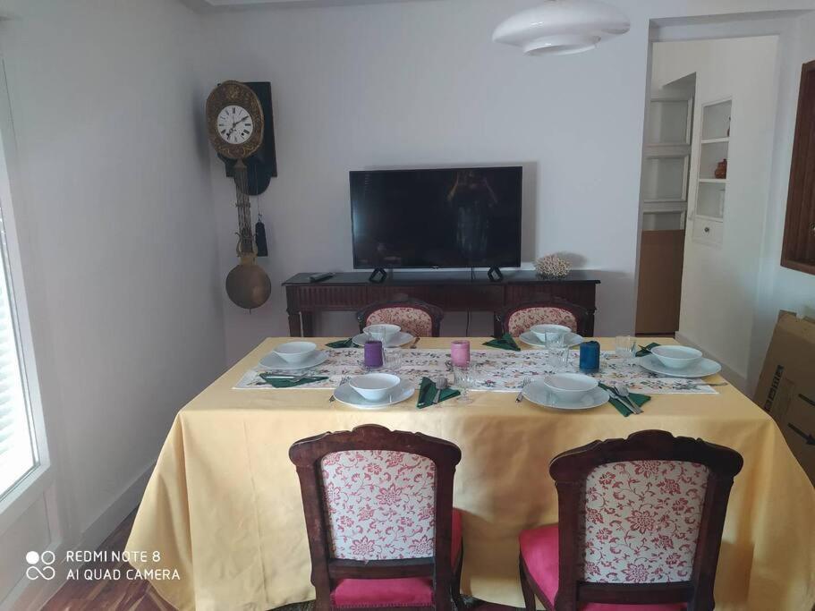 Precioso y espacioso piso ideal para familias. El Burgo De Osma Bagian luar foto
